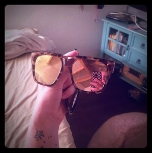 Quay Australia Tortoise Rose Mirror